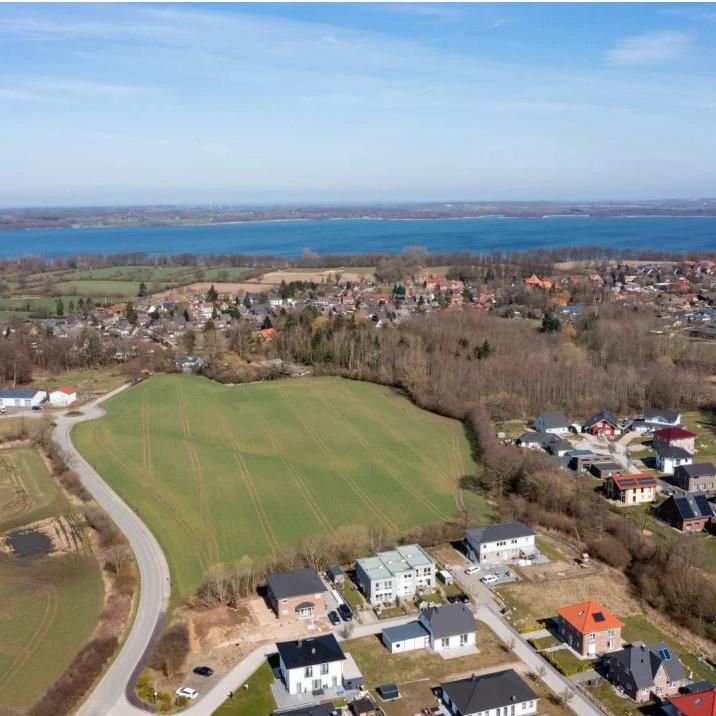 Blick auf ein Neubaugebiet aus der Luft