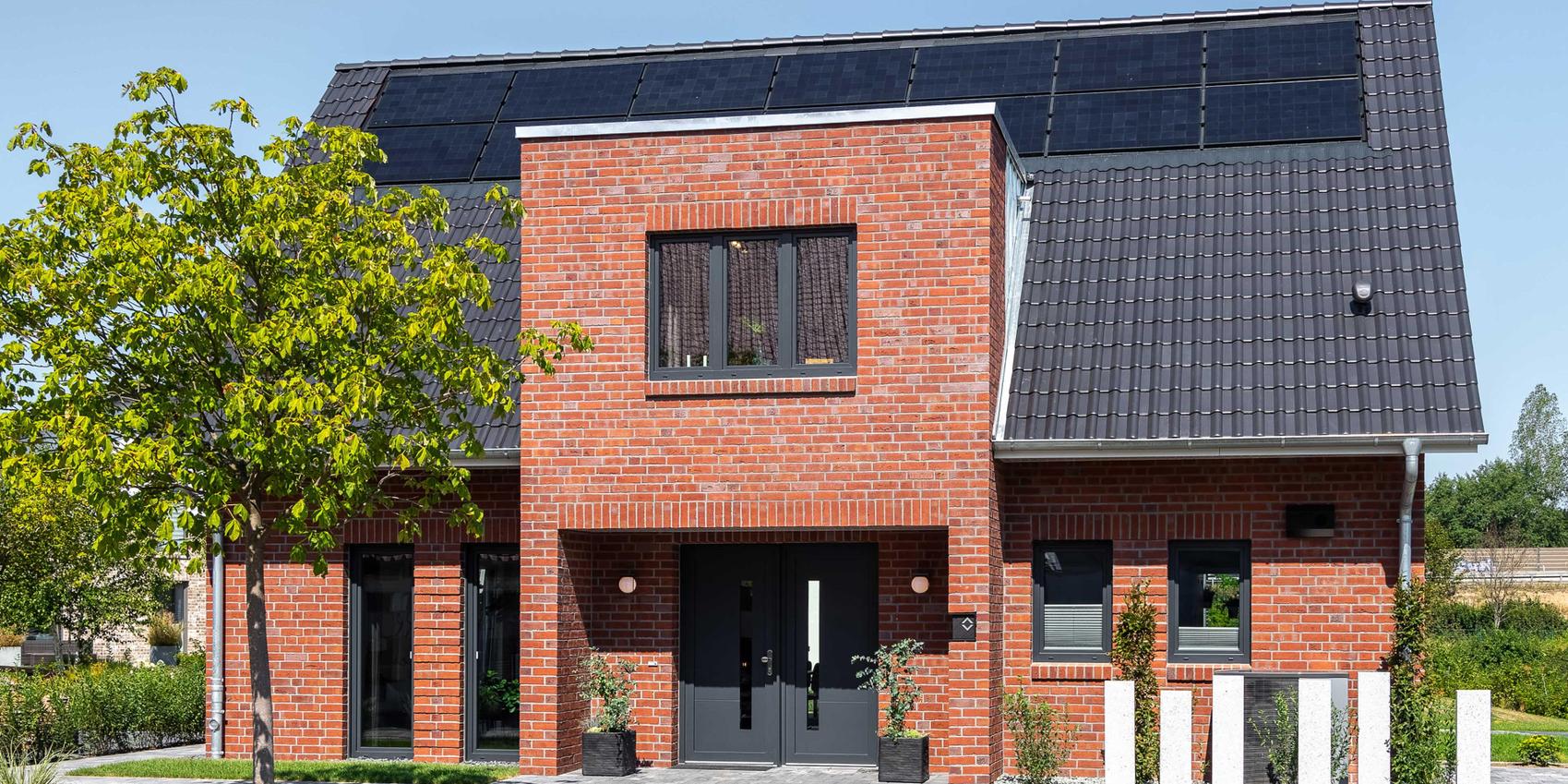 Massivhaus Klinkerfassade Frontalansicht