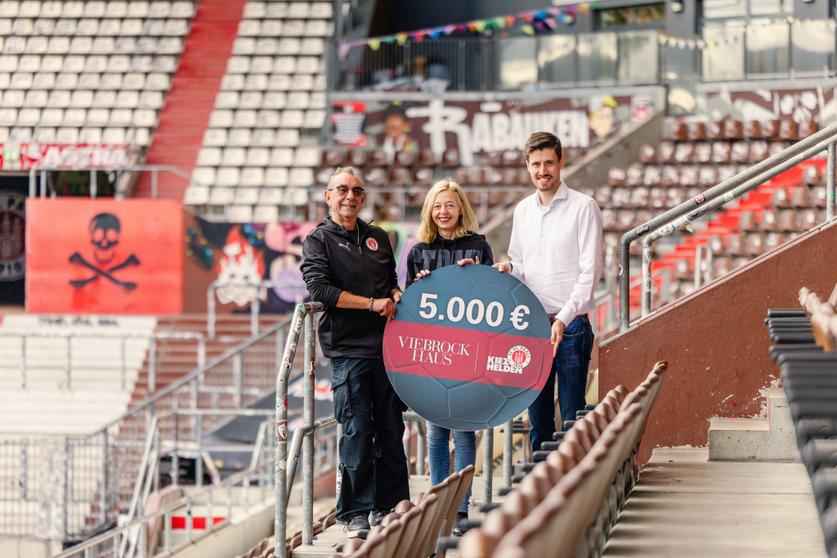 Roger Hasenbein, Dr. Natascha Clasen & Lars Viebrock (v.l.)