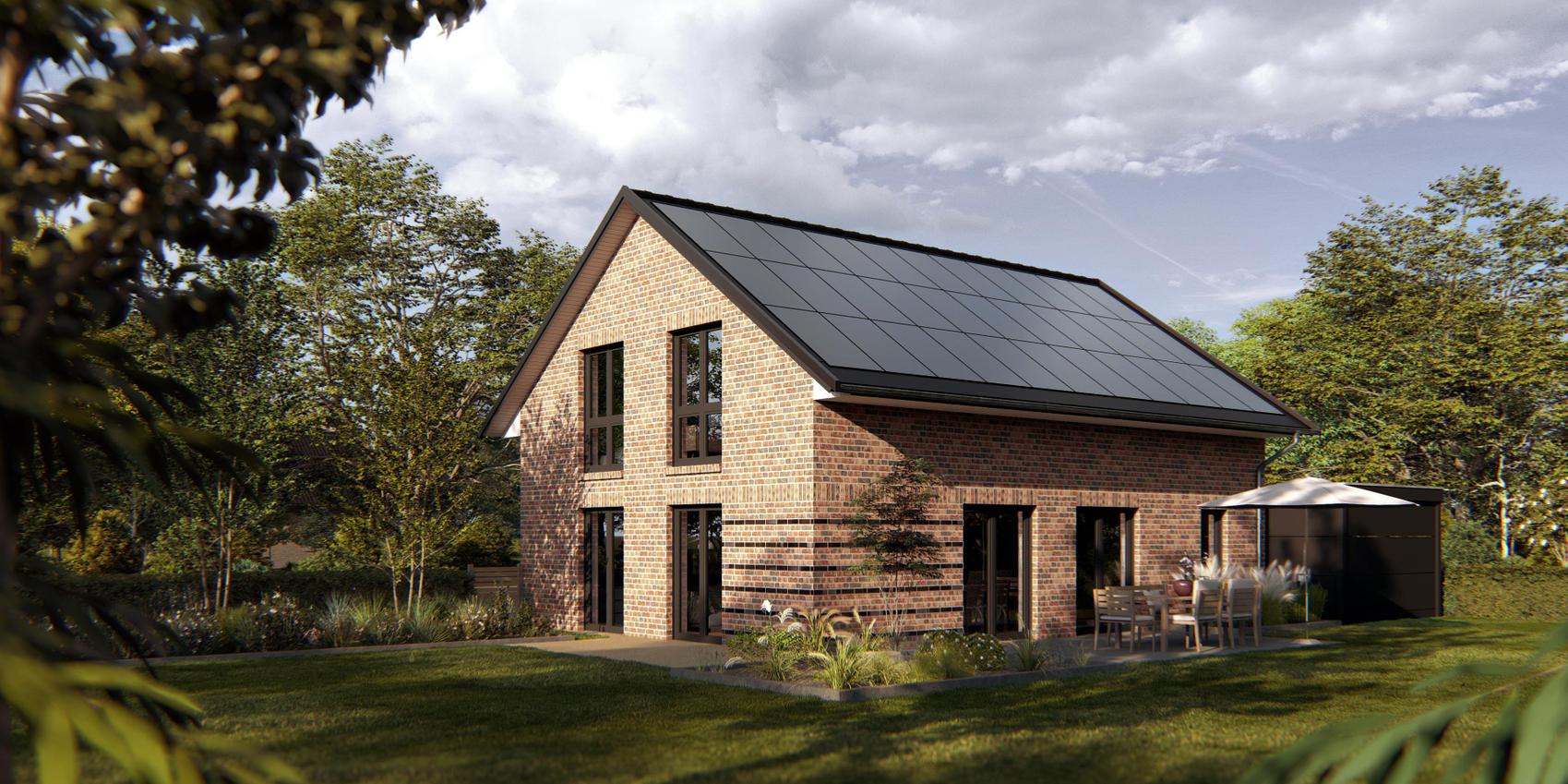 Seitenansicht eines Einfamilienhauses mit Klinker und einer großen Photovoltaikanlage auf dem Dach. Es handelt sich um das V3 von Viebrockhaus