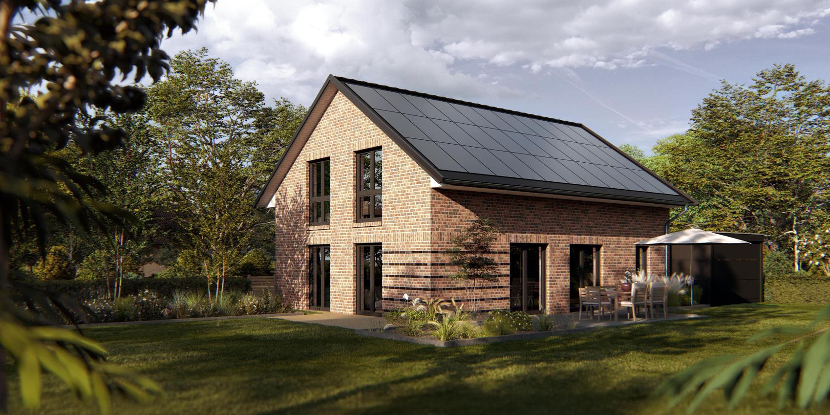 Seitenansicht eines Einfamilienhauses mit Klinker und einer großen Photovoltaikanlage auf dem Dach. Es handelt sich um das V3 von Viebrockhaus