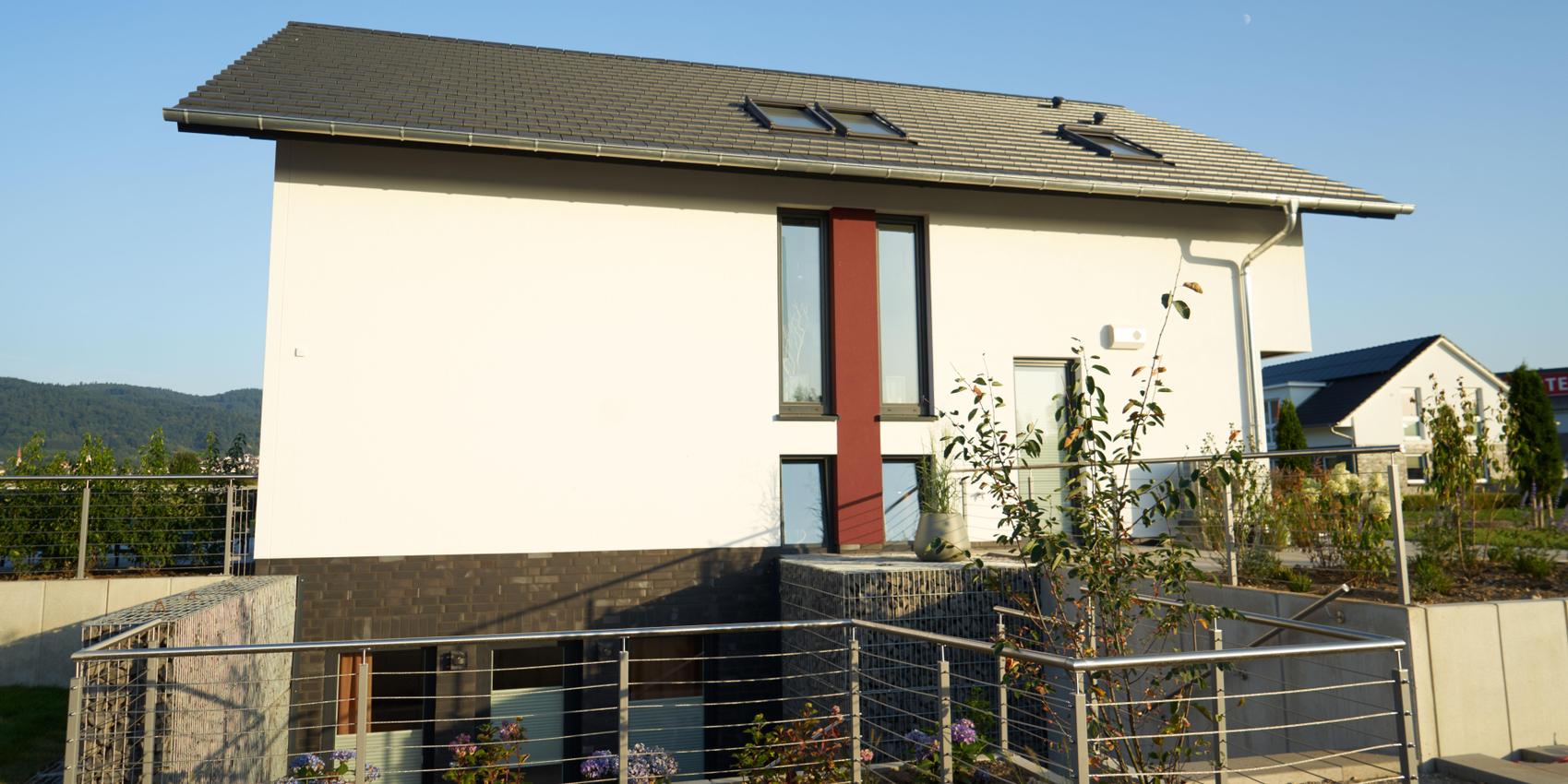 Viebrockhaus mit Blick auf Eingang zum separaten Souterrain
