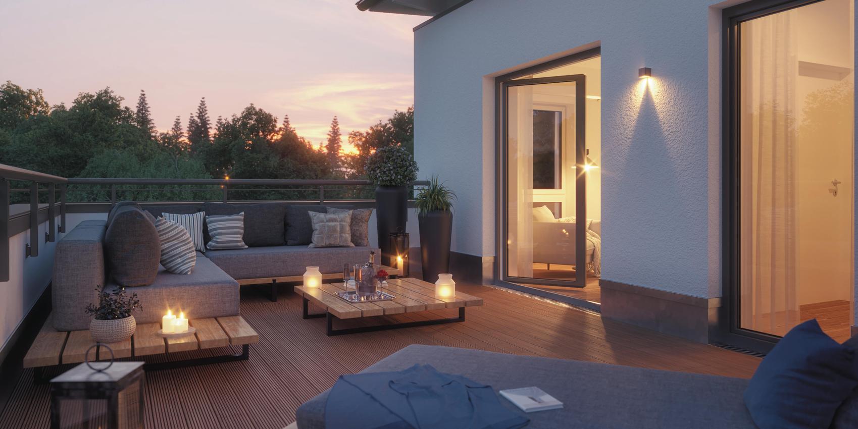 Terrasse mit großer Fensterfront